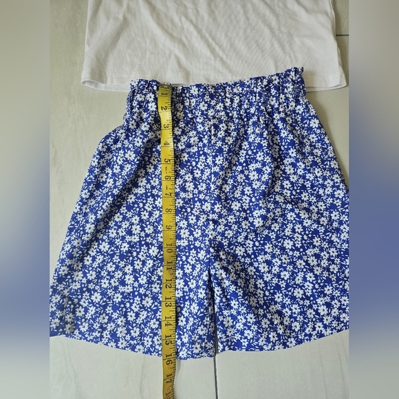 Blue Floral Women's Shorts Sz 11Y - Picture 2 of 7